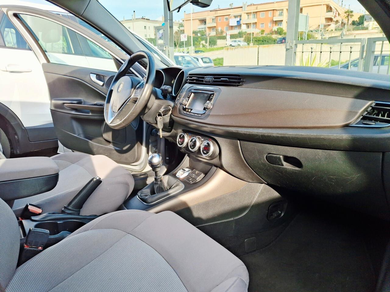 Alfa Romeo Giulietta 1.6 JTDm-2 105 CV Distinctive