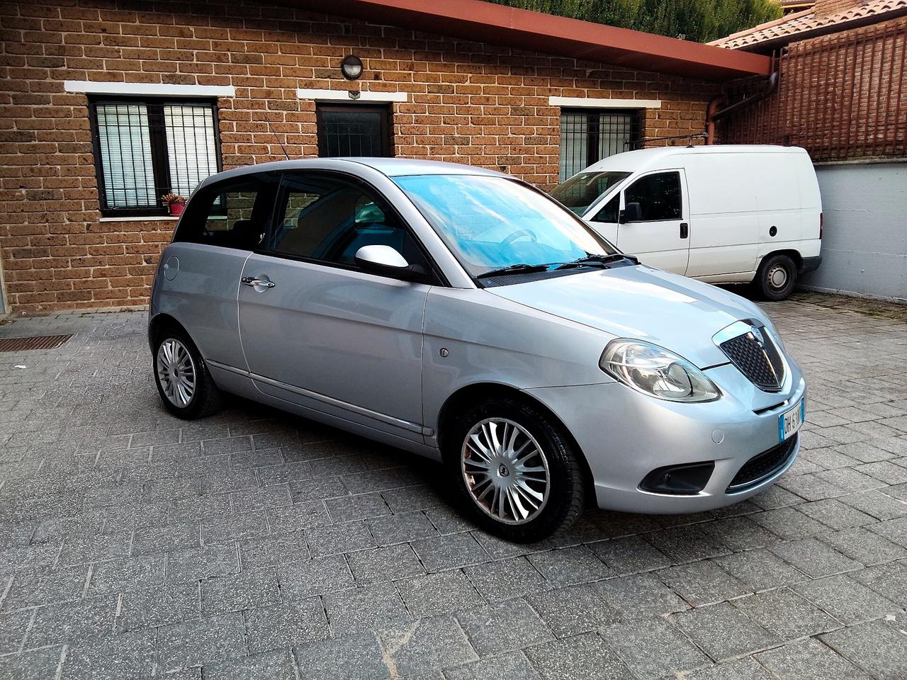 Lancia Ypsilon 1.2 Argento