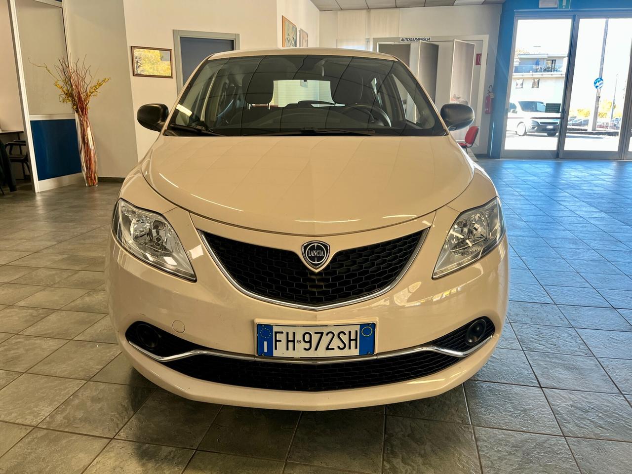 Lancia Ypsilon 1.2 69 CV 5 porte Gold