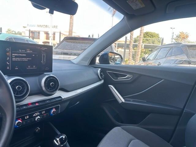 Audi Q2 35 TFSI Identity Black