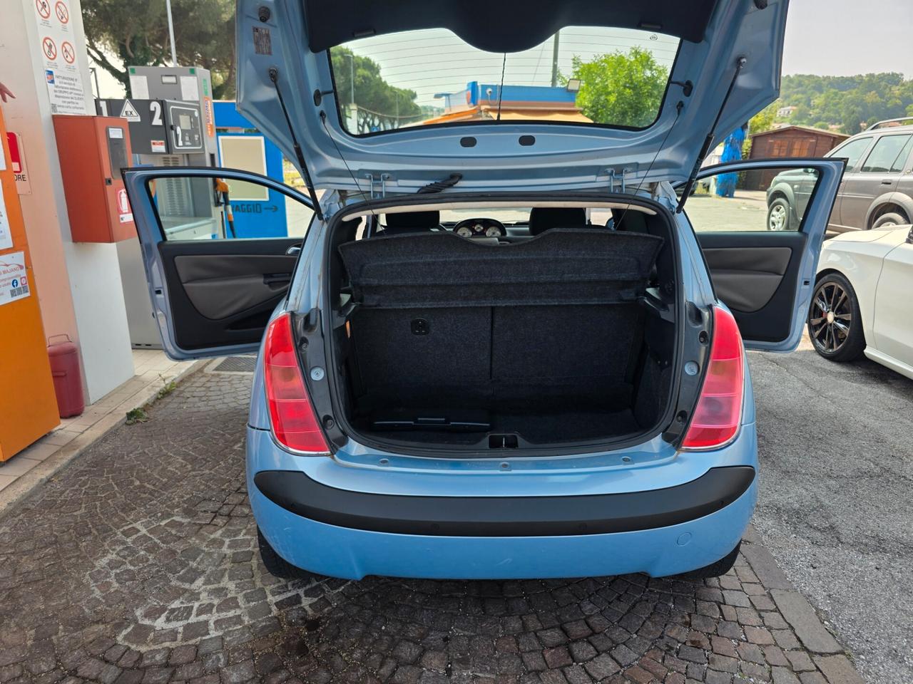 Lancia Ypsilon 1.2 con 140.000km