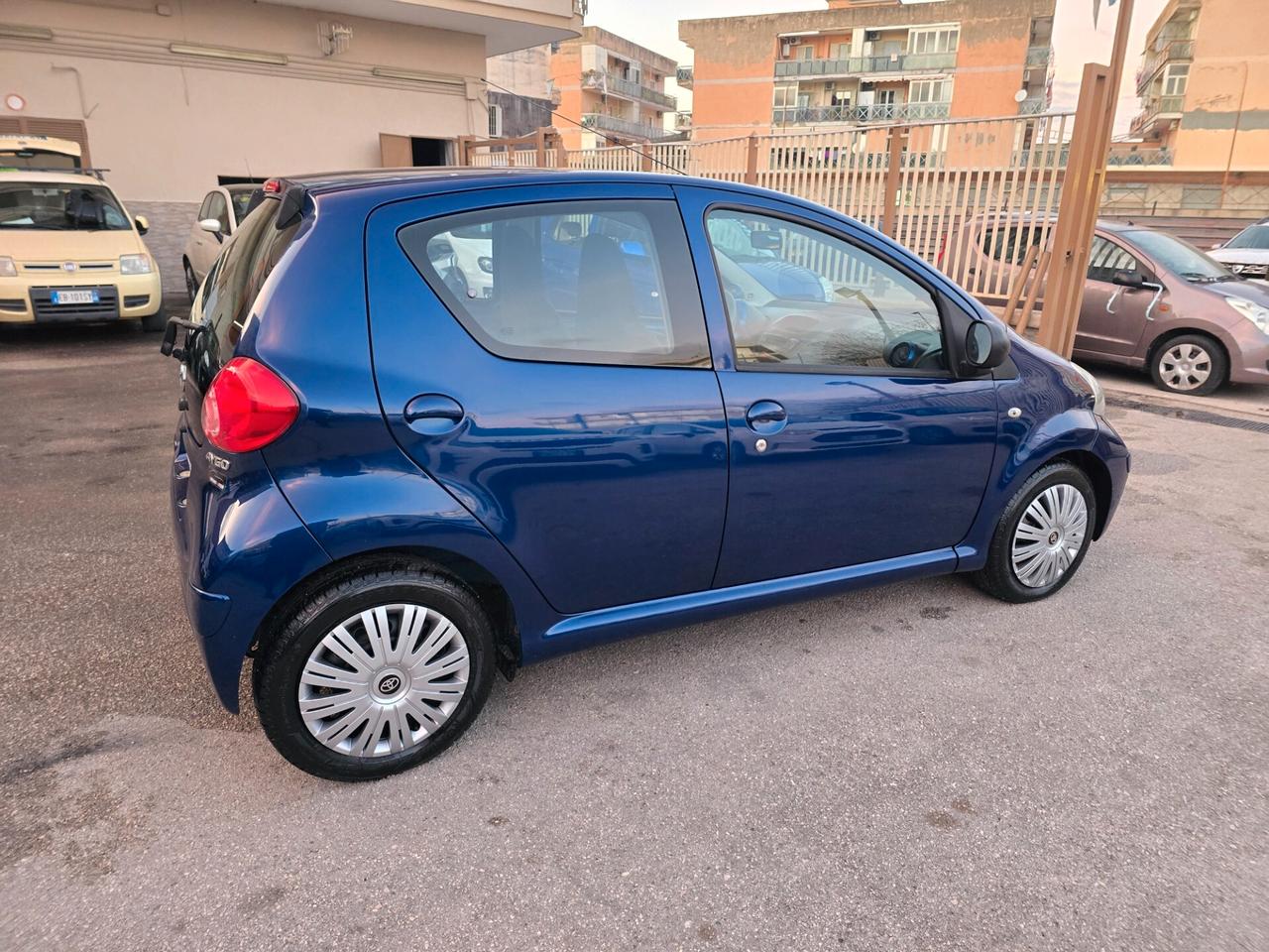 Toyota Aygo 1.0 12V VVT-i 5 porte Sound AUTOMATICA