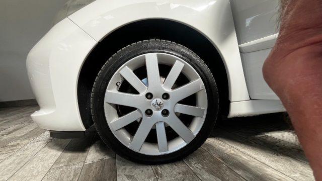PEUGEOT 207 1.6 THP 150CV 5p. Féline