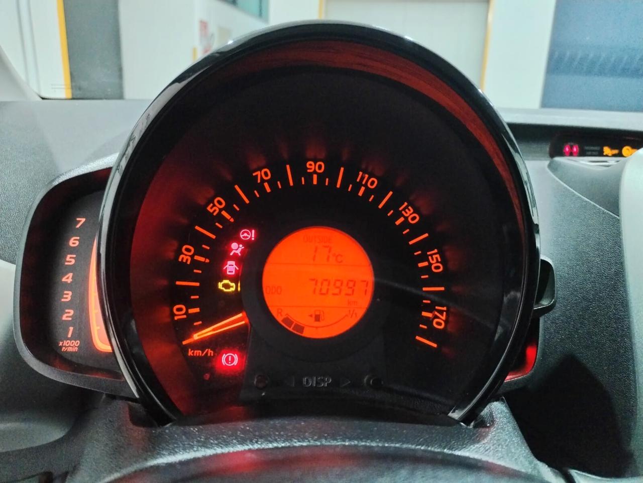 Toyota Aygo 1.0 VVT-i 69 CV 5 porte x-play