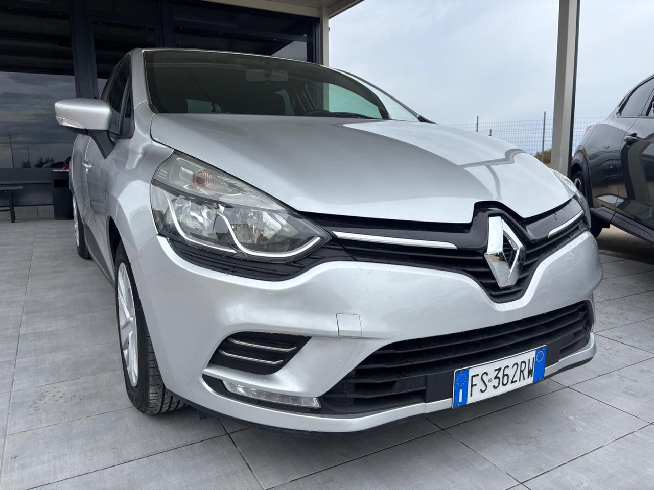 Renault Clio dCi 8V 75 CV 5 porte Moschino Intens