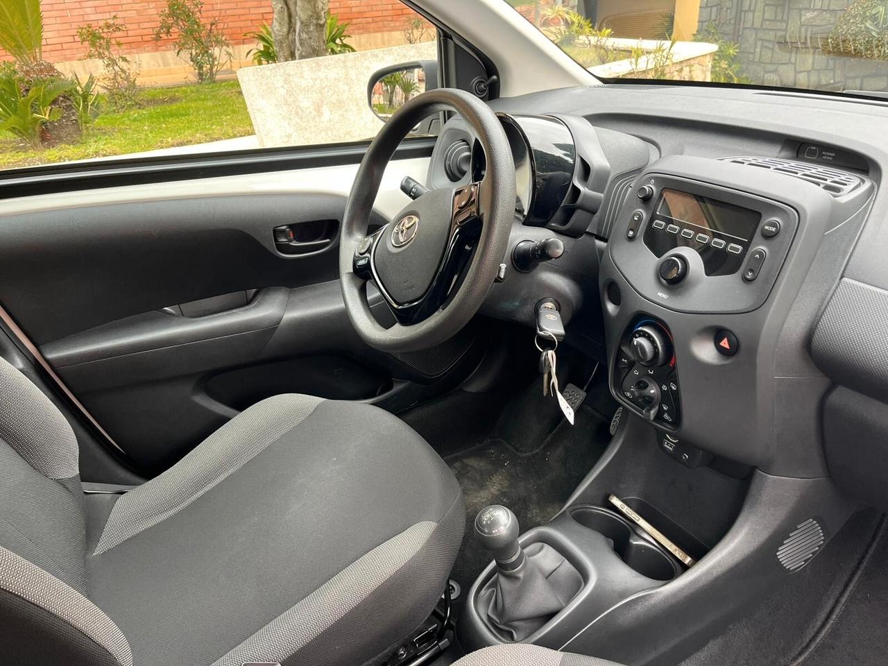 Toyota Aygo X 1.0 VVT-i 72 CV 5 porte Trend S-CVT BICOLORE