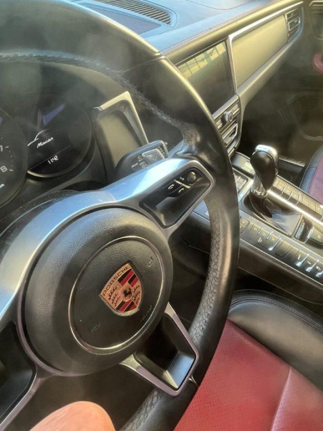 PORSCHE Macan 2.0