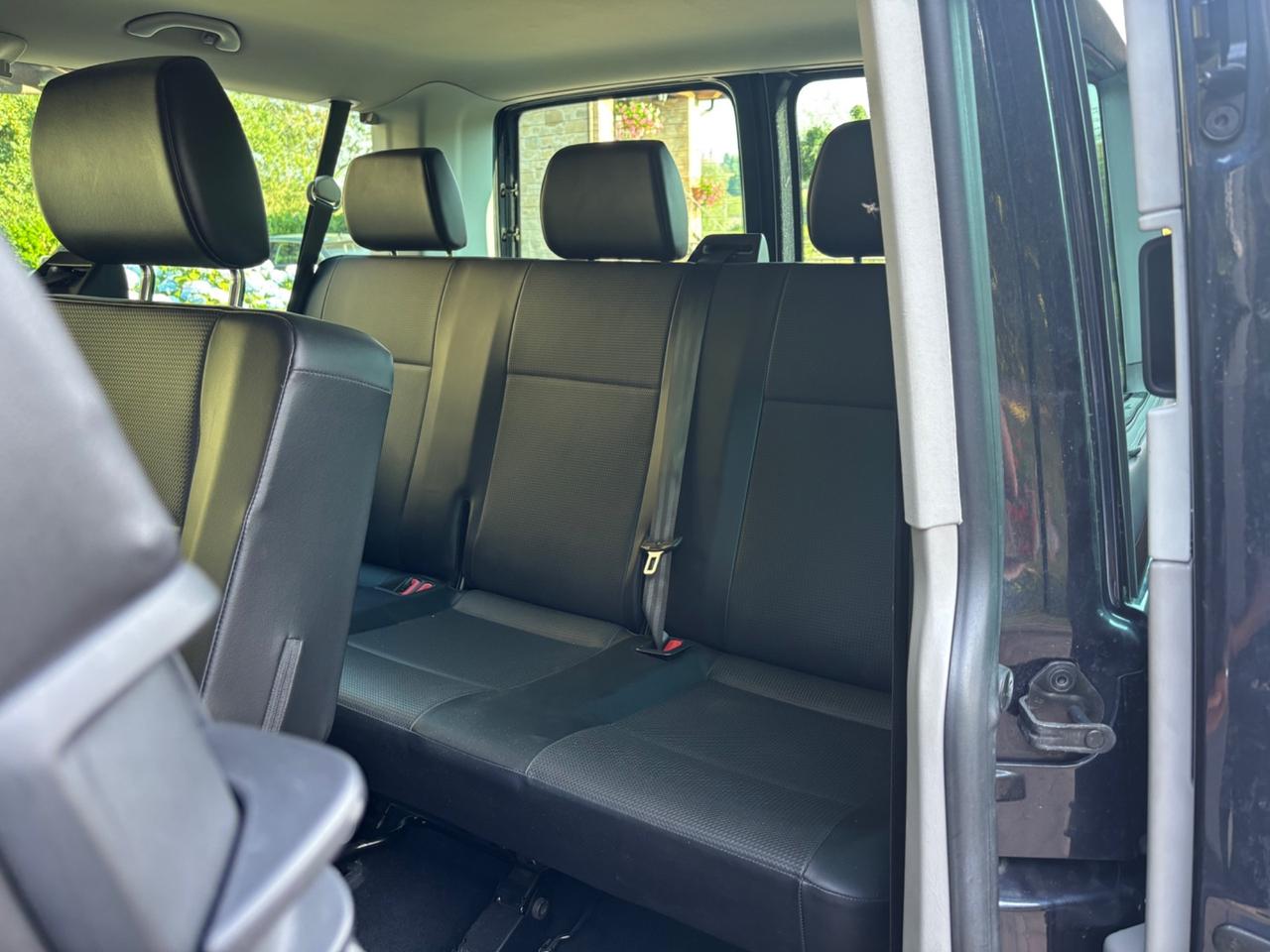 Volkswagen Caravelle 2.0 TDI 204CV DSG 4 Motion 8 Posti