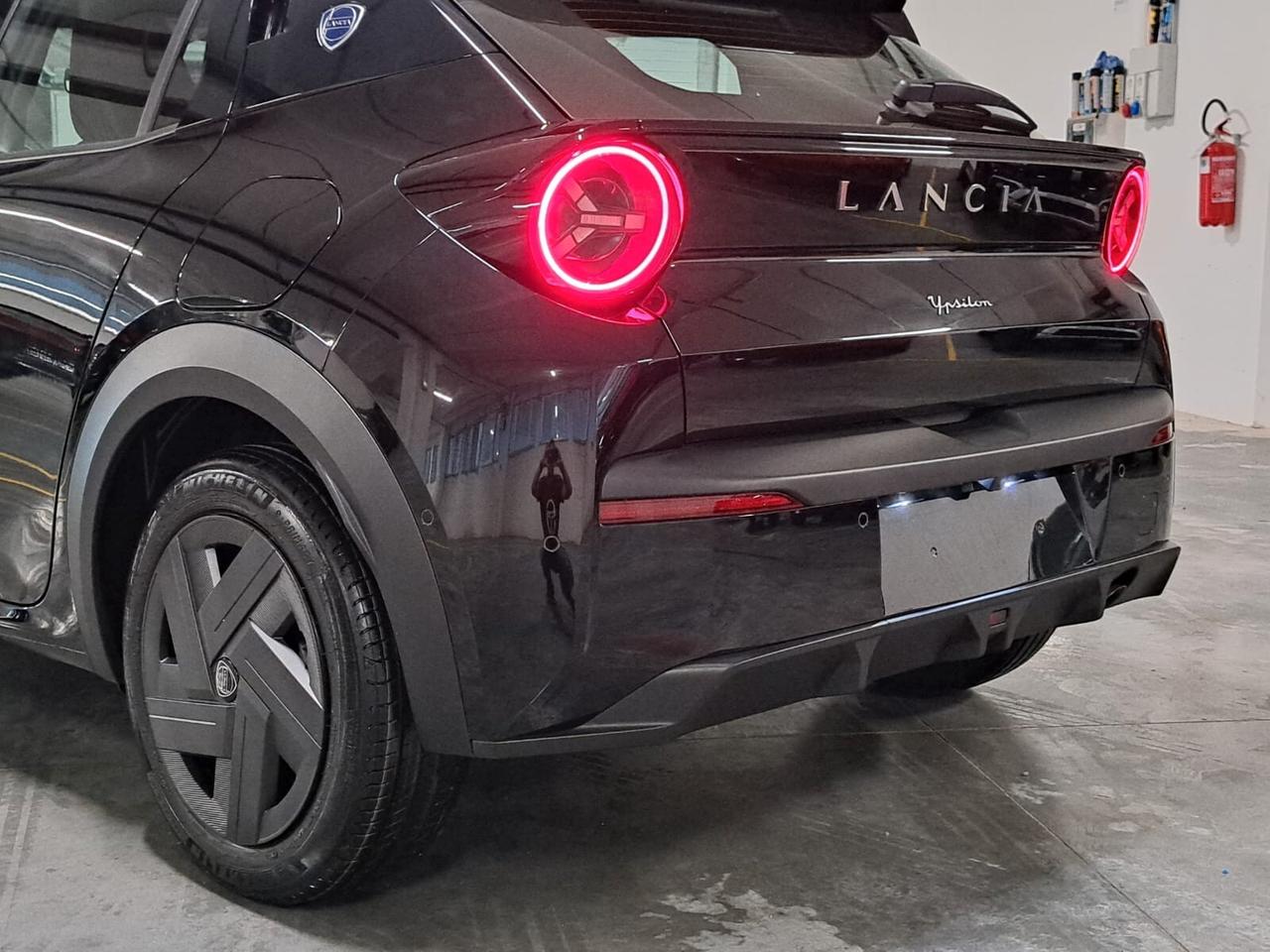Lancia Ypsilon 1.2 Turbo mhev Hybrid e-DCT Km. 0