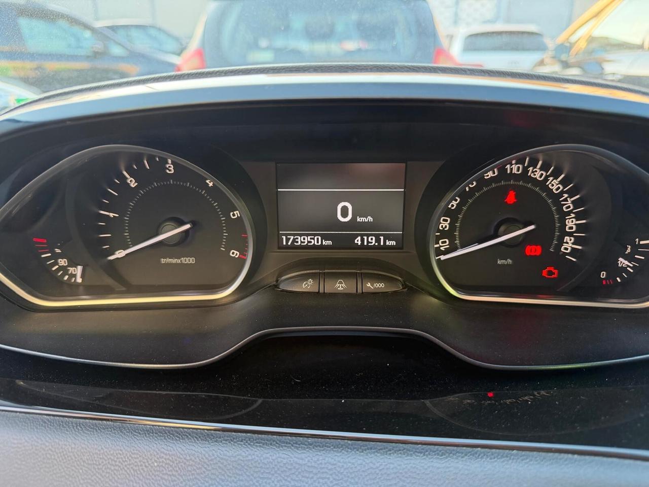 Peugeot 208 1.4 HDi 68 CV 5 porte Allure