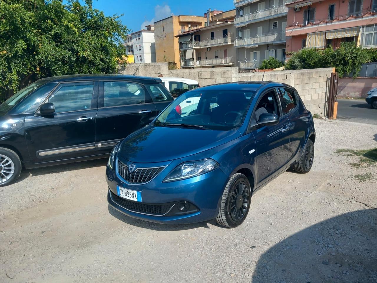 Lancia Ypsilon 1.0 FireFly 5 porte S&S Hybrid Ecochic Gold