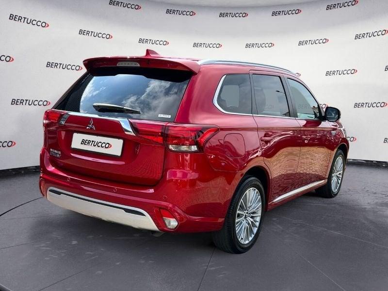 Mitsubishi Outlander 3ª serie 2.4 MIVEC 4WD PHEV Diamond SDA