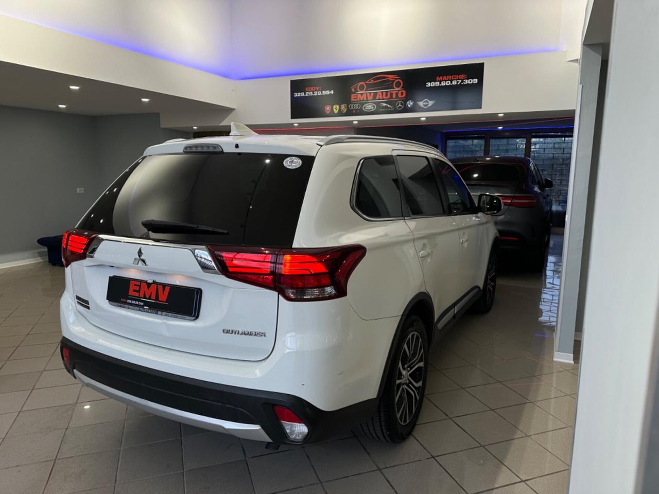 Mitsubishi Outlander 2.2 DI-D 2WD. Instyle