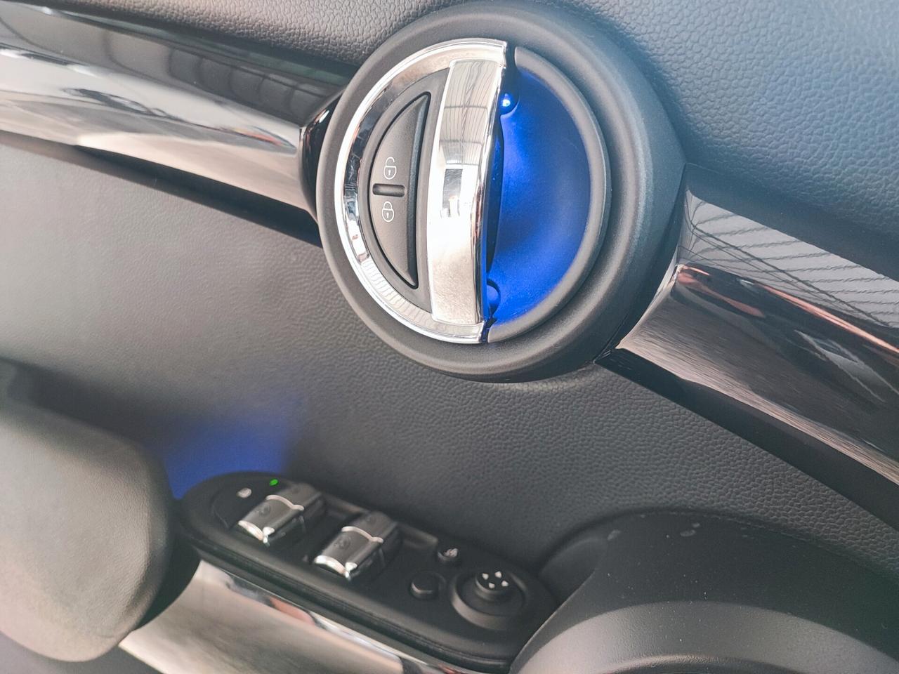 Mini 2.0 Cooper SD aut. Hype 5 porte