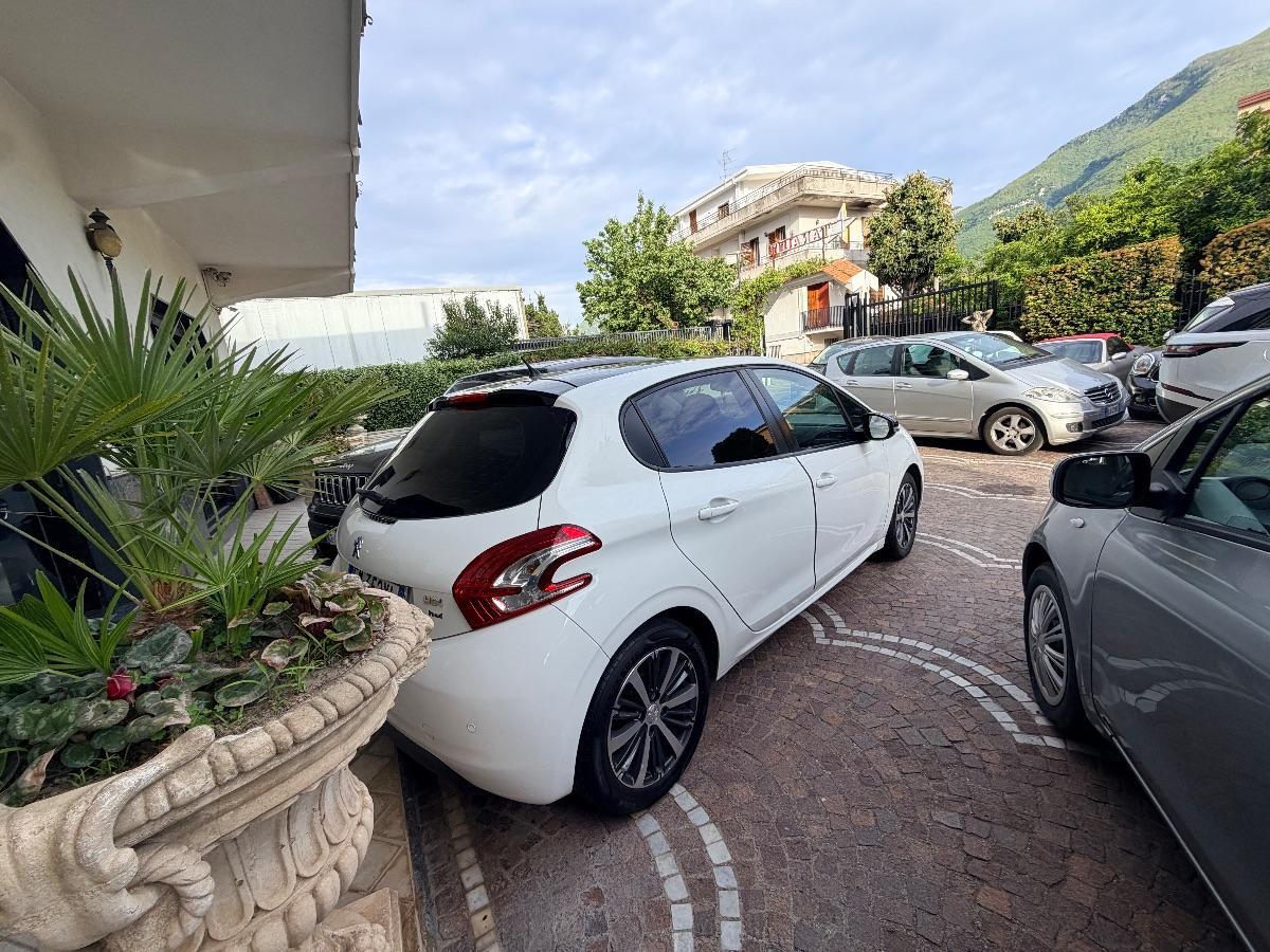 PEUGEOT 208 1.4 HDi 68 CV 5p. Active