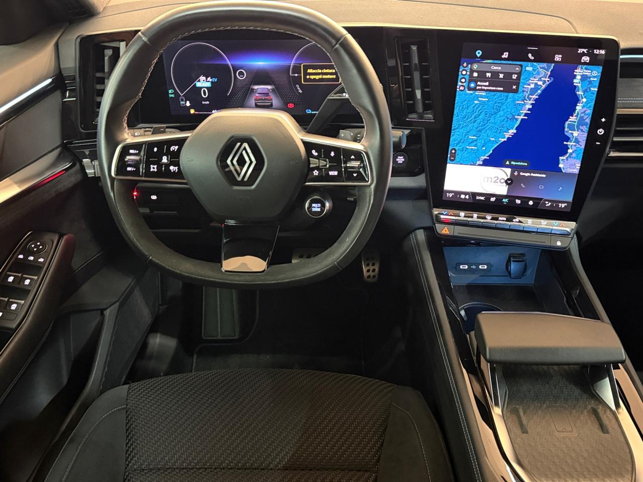 RENAULT Austral 2023 - Austral 1.2 E-Tech full hybrid Iconic Esprit