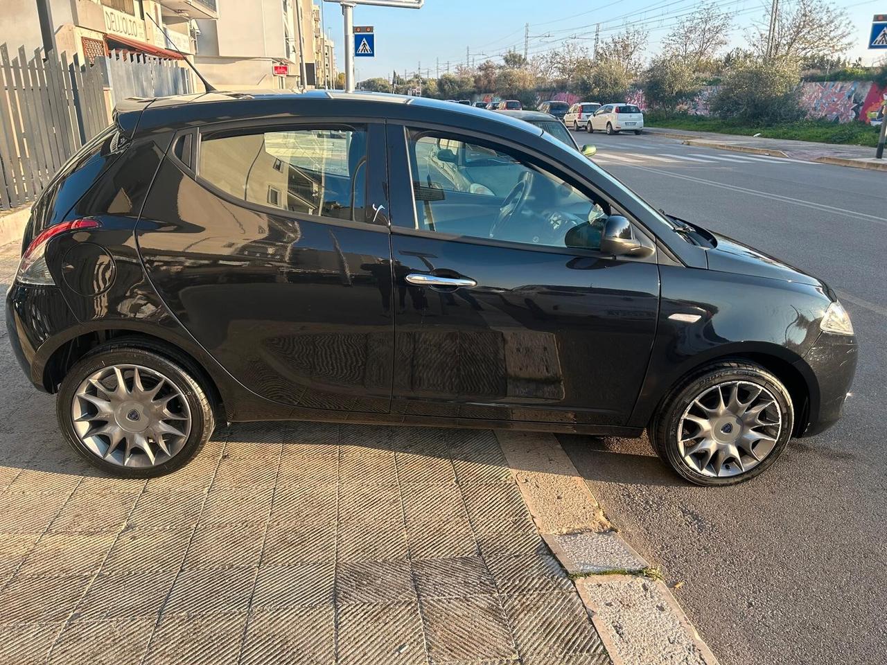 Lancia Ypsilon 1.3 MJT 16V 95 CV 5 porte S&S Elle