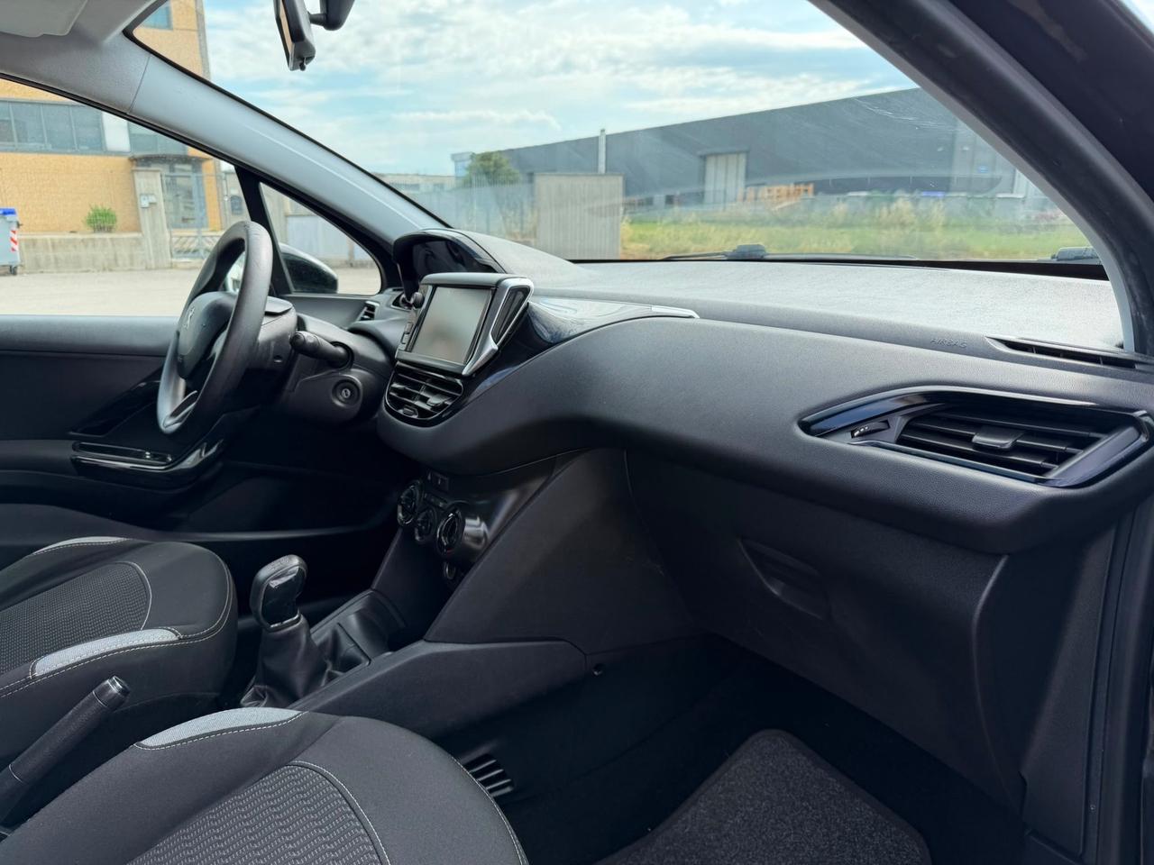 Peugeot 208 PureTech 82 Allure 120000 km