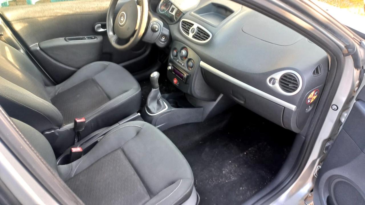 Renault Clio 1.2 16V 5 porte Dynamique