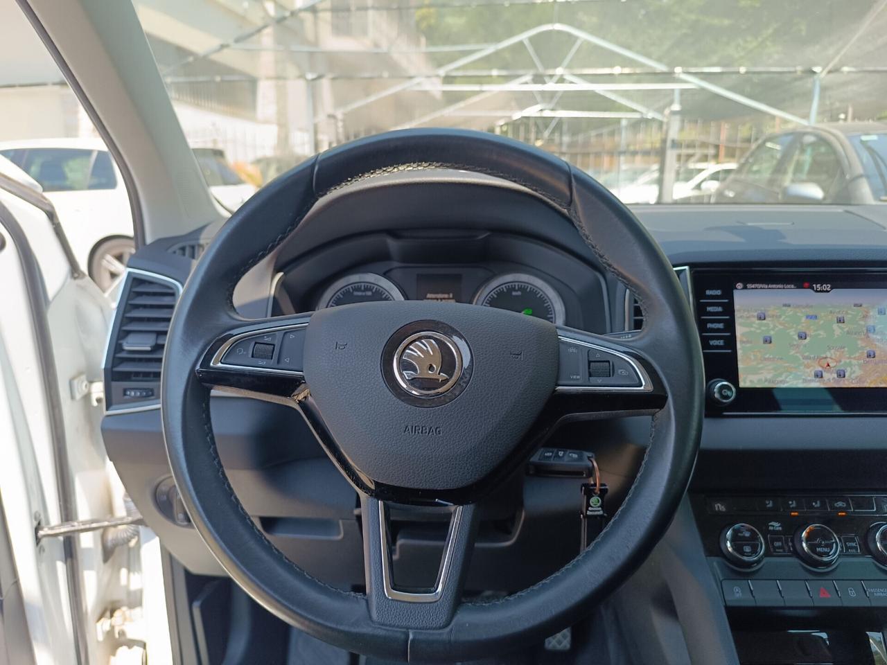 Skoda Karoq 1.6 TDI SCR DSG Executive NAVI, RETROCAMERA