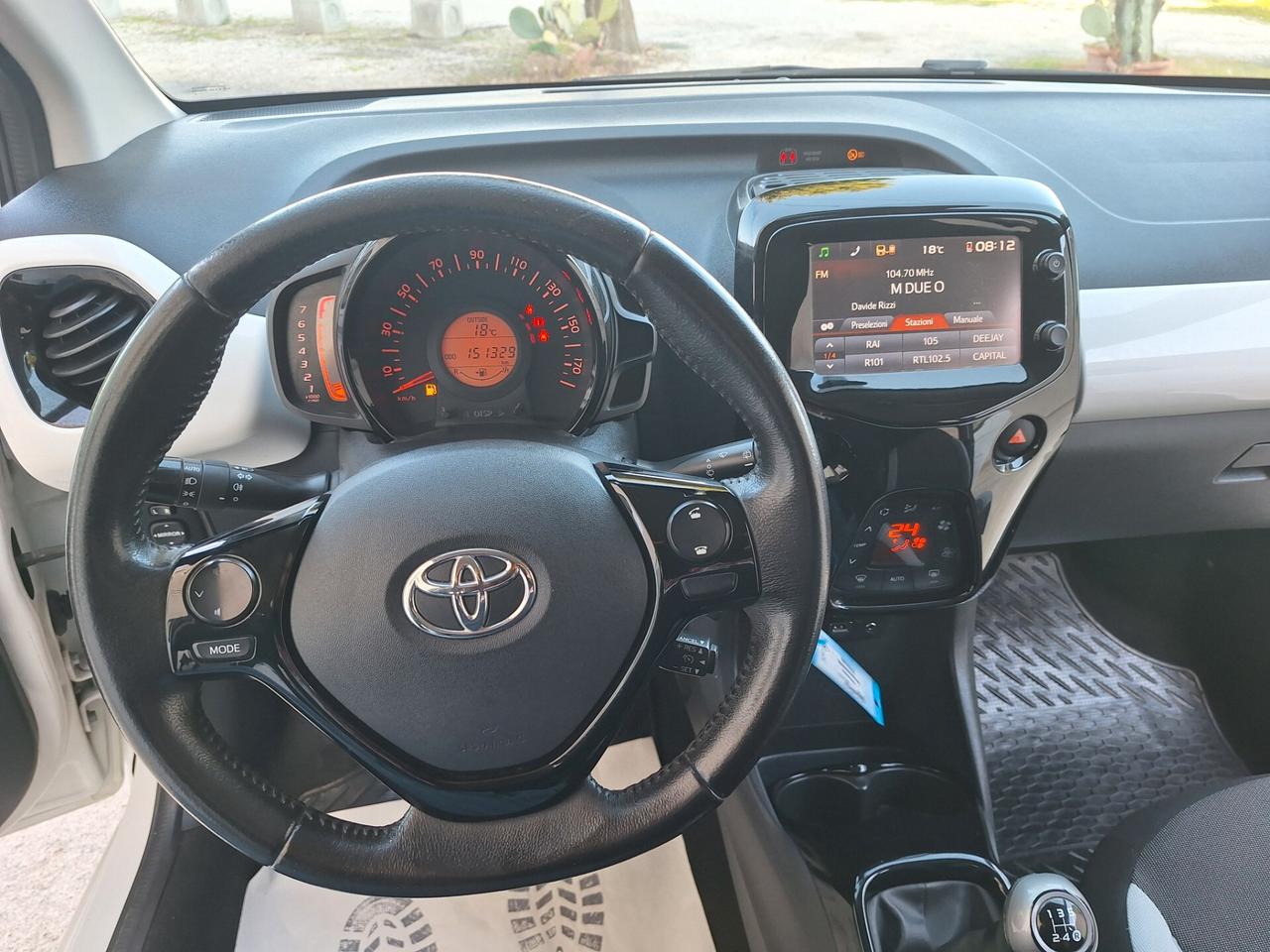 Toyota Aygo 1.0 69 CV 5 porte x-play RETROCAMERA FULL