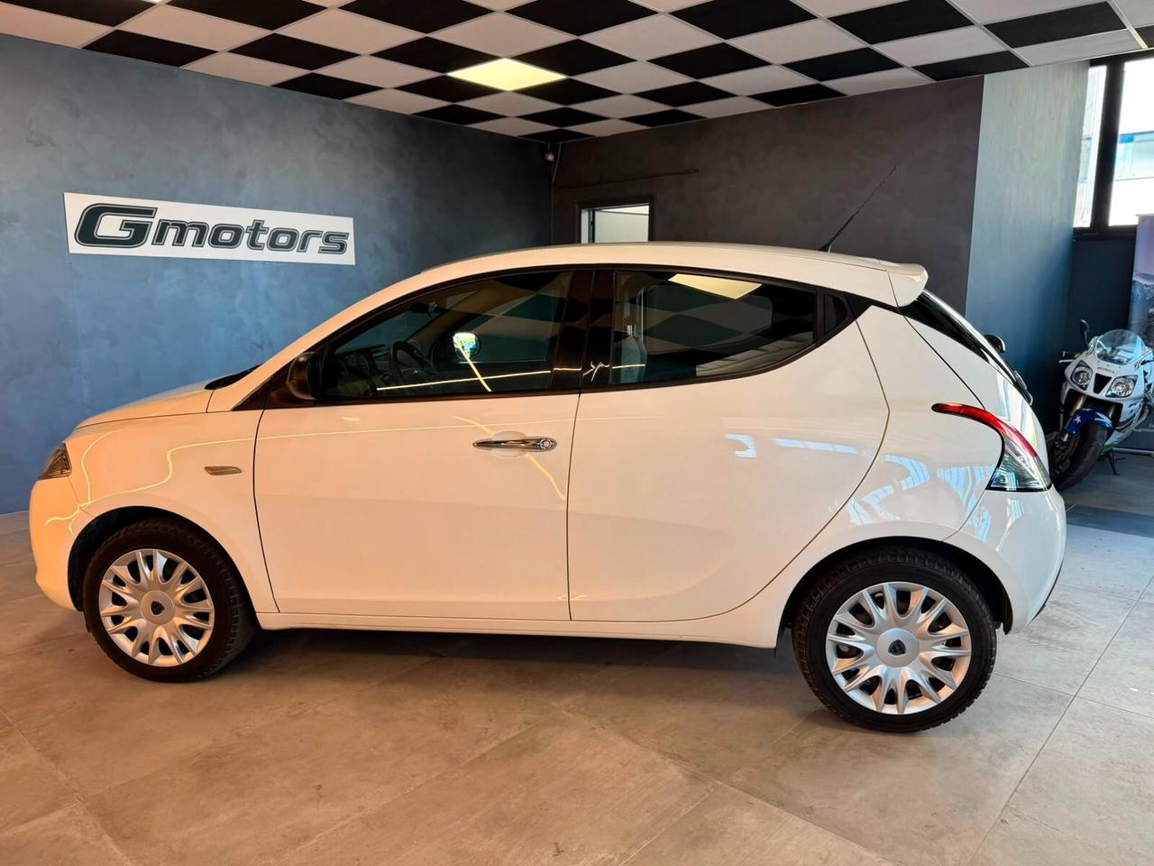 Lancia Ypsilon 1.2 69 CV 5 porte Elefantino