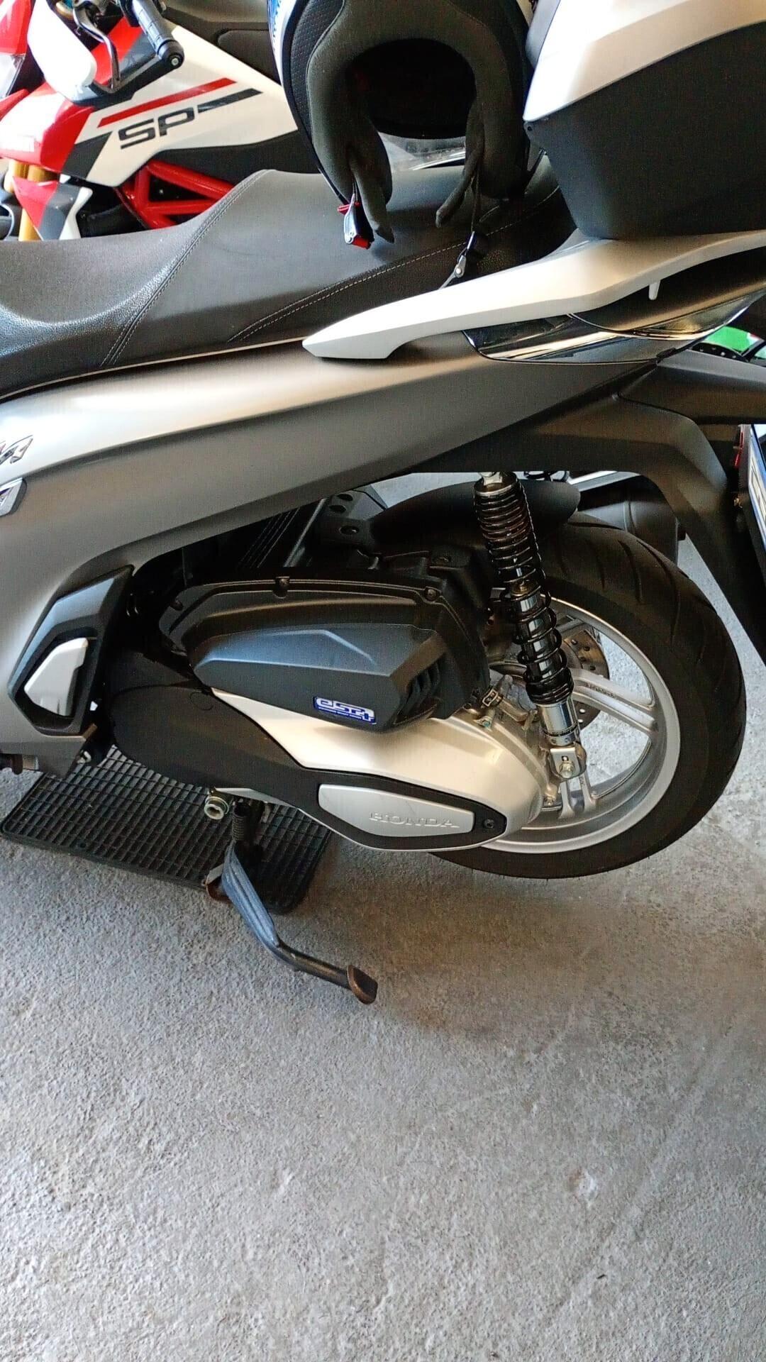 Honda Sh 350 Abs completo di bauletto ecc