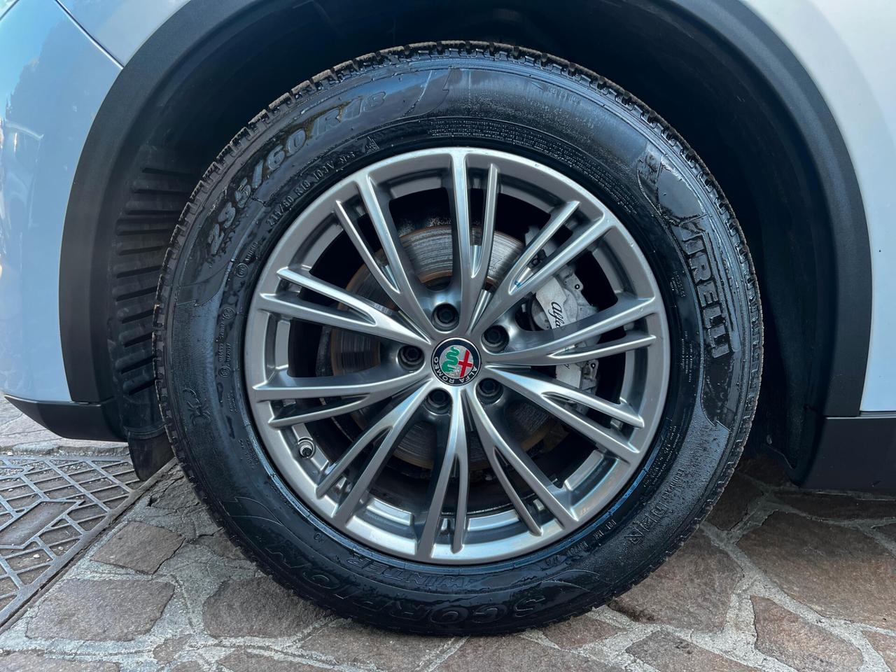 Alfa Romeo Stelvio 2.2 Turbodiesel 160 CV AT8 RWD Super Business