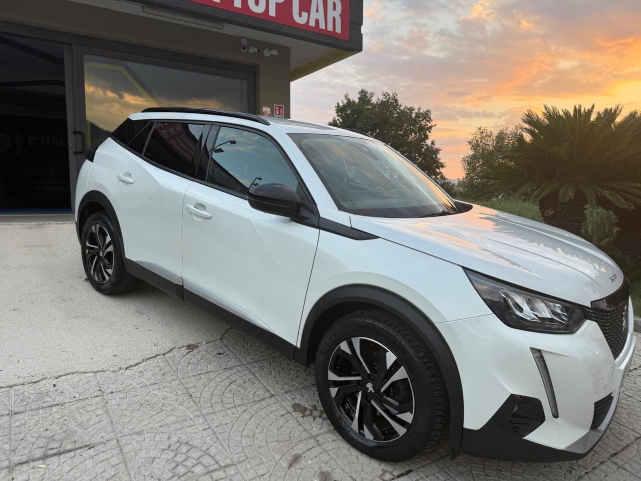 Peugeot 2008 BlueHDi cambio automatico permute e finanziamenti