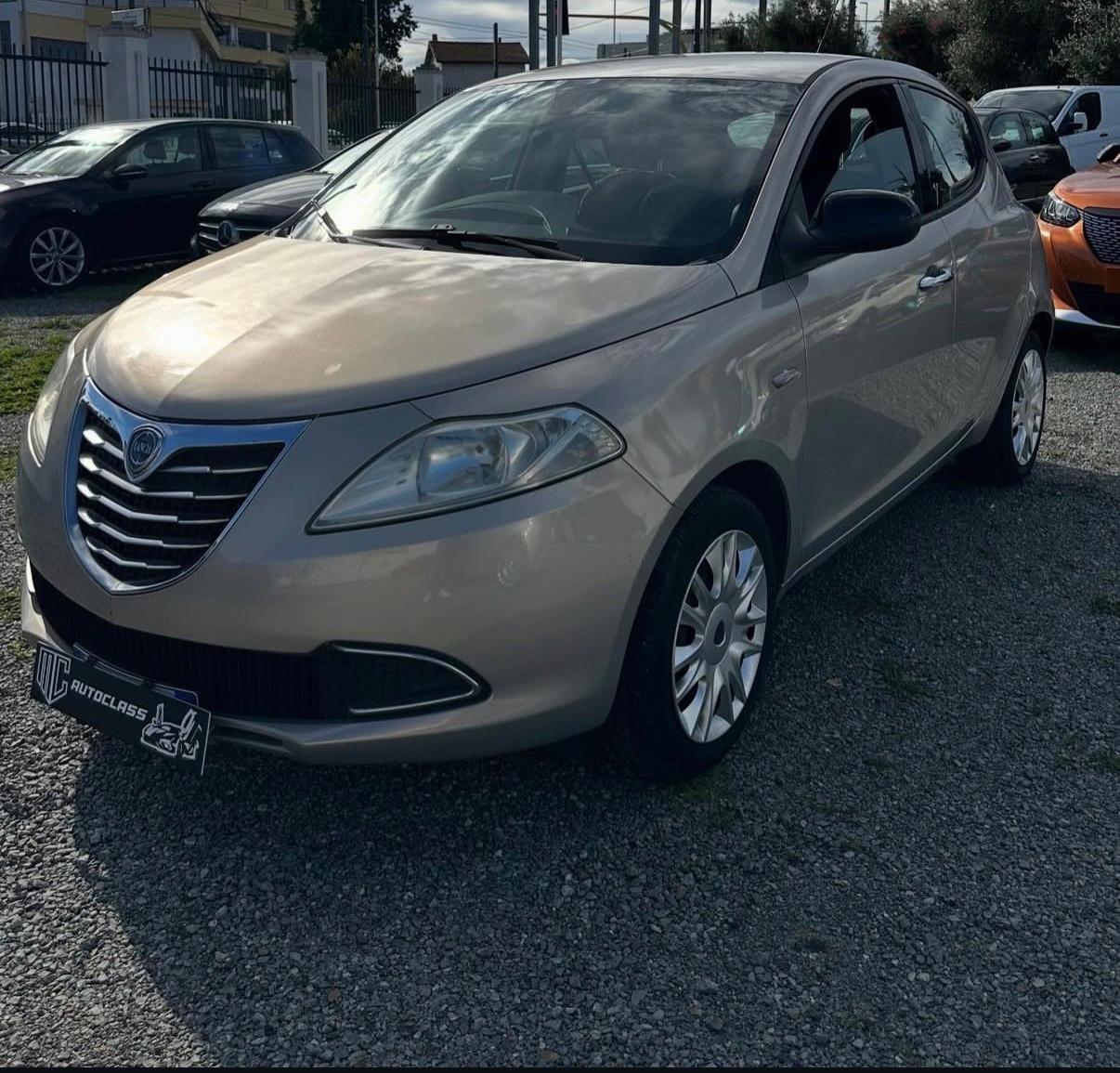 Lancia Ypsilon 1.2 69 CV 5 porte S&S Platinum