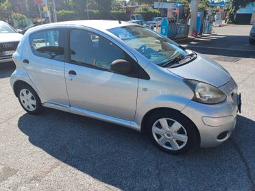 Toyota Aygo 1.0 12V VVT-i 5 porte Sol Connect