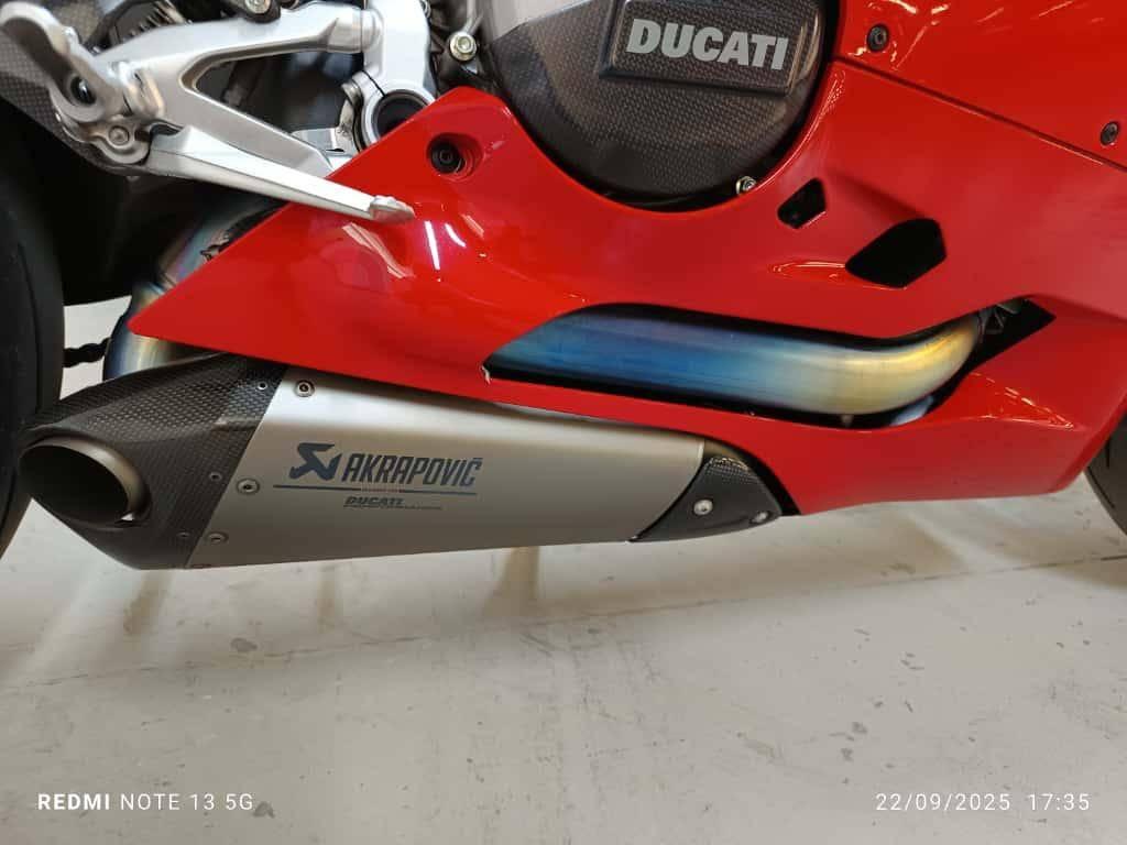 DUCATI Panigale V2 955 Red