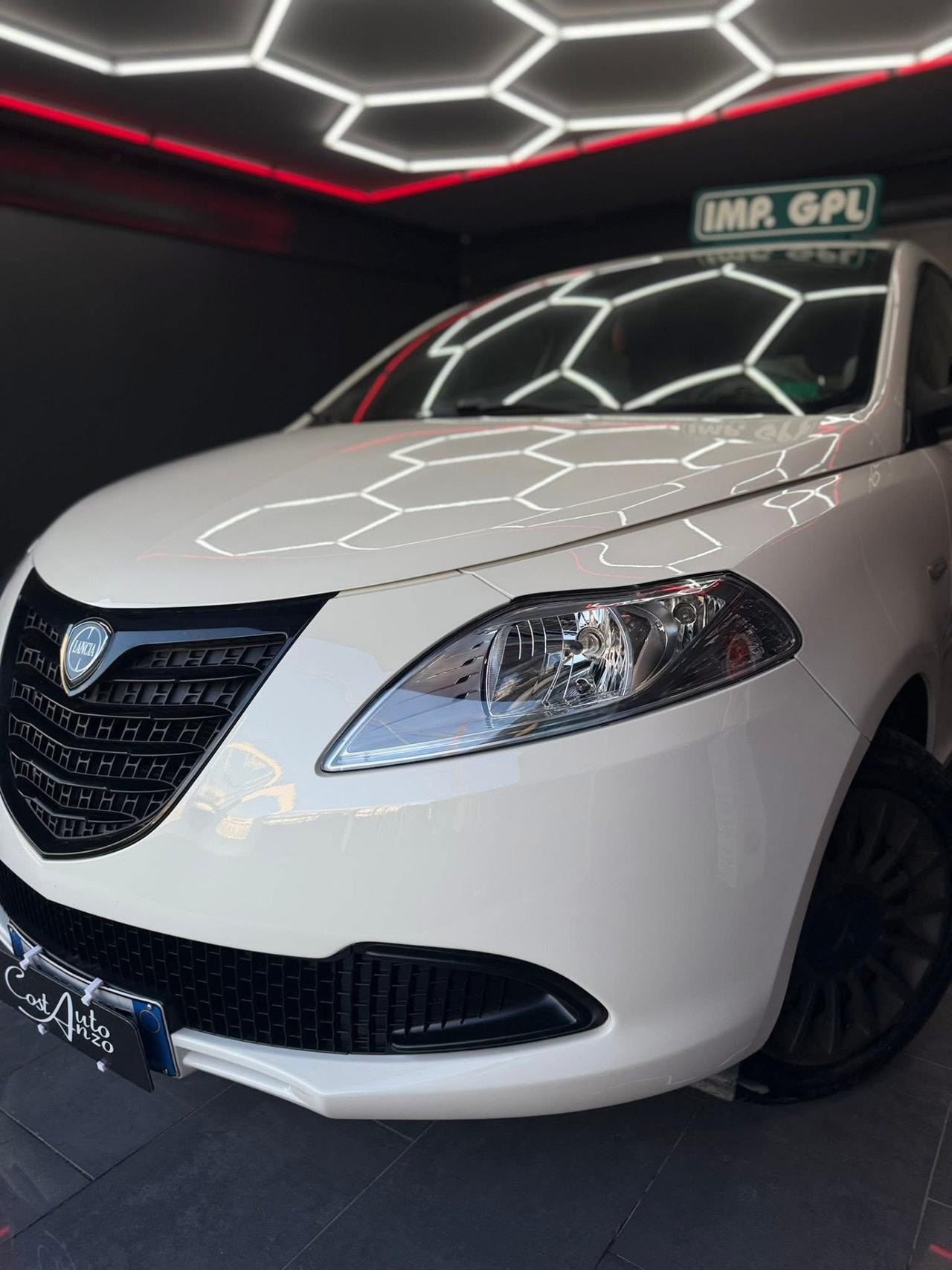 Lancia Ypsilon 1.2 GPL Ecochic Gold 2015