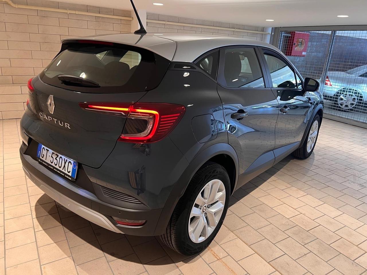 Renault Captur TCe 90 CV Equilibre solo 3800 km