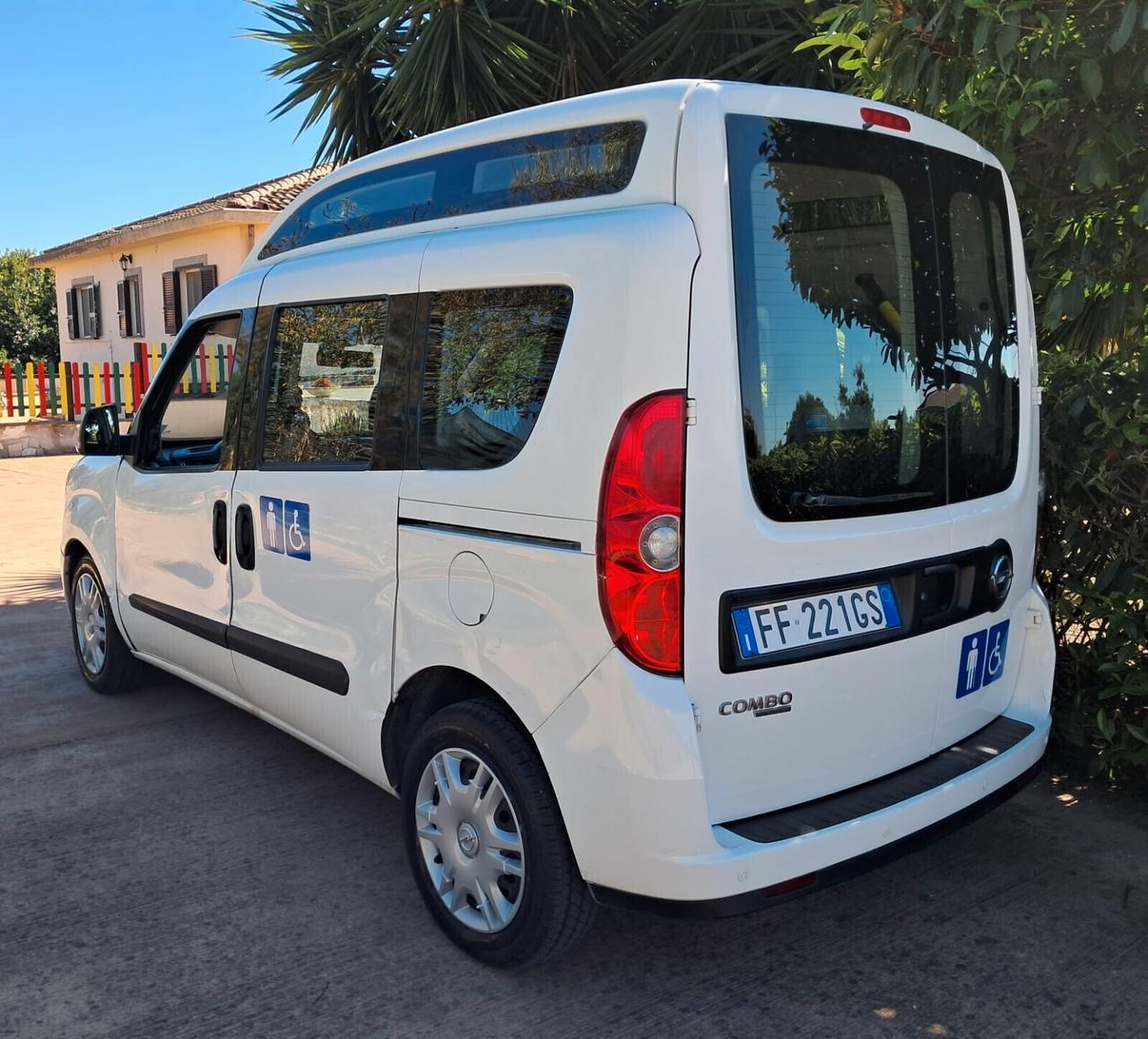Opel Combo EURO 6 TETTO ALTO TRASPORTO DISABILI