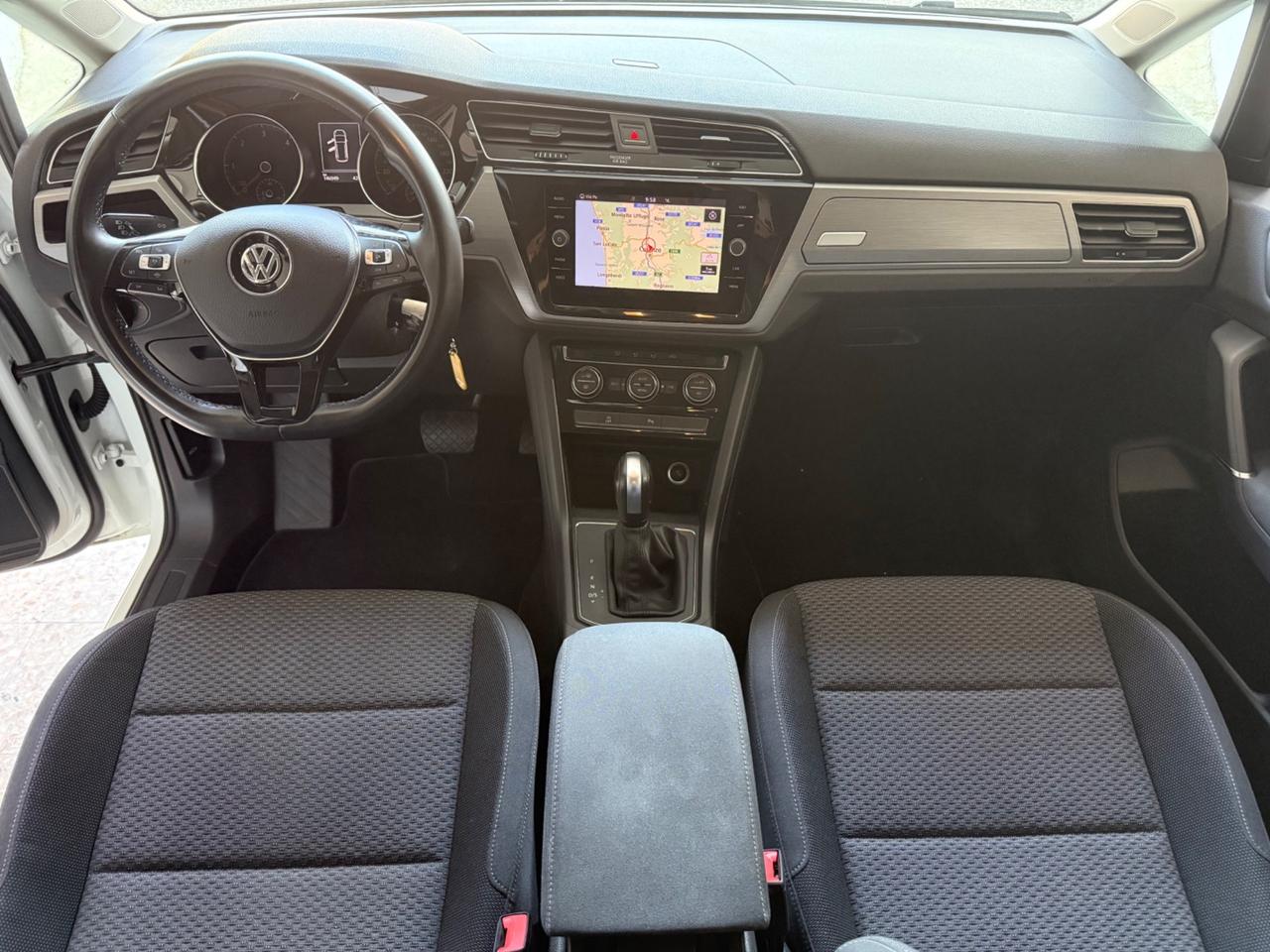 Volkswagen Touran 2.0 TDI DSG 2020
