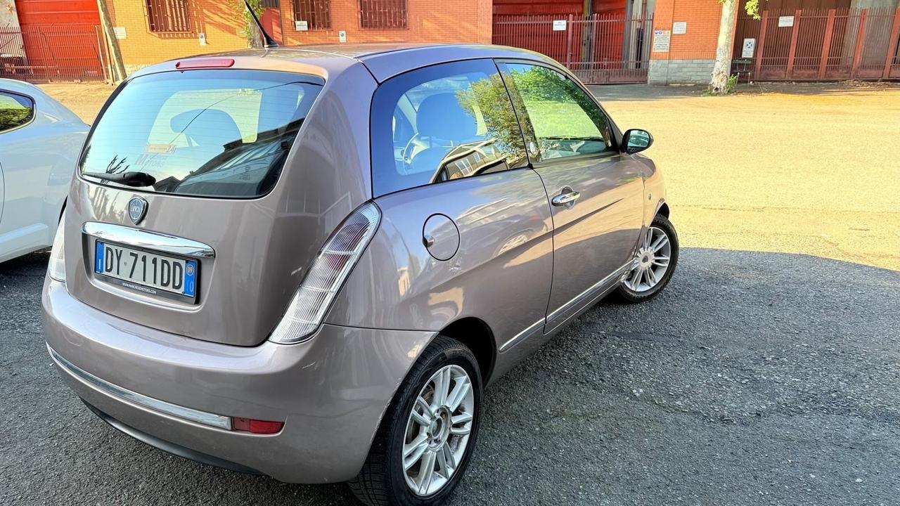 Lancia Ypsilon 1.4 Platino Ecochic GPL