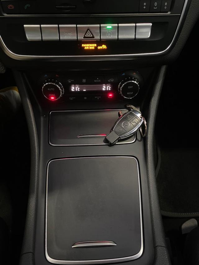MERCEDES-BENZ GLA 200 d Automatic Business
