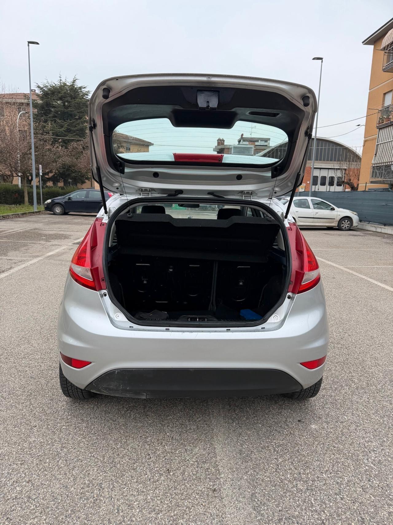 Ford Fiesta 1.4 Gpl - NEOPATENTATI - 12 MESI DI GARANZIA -