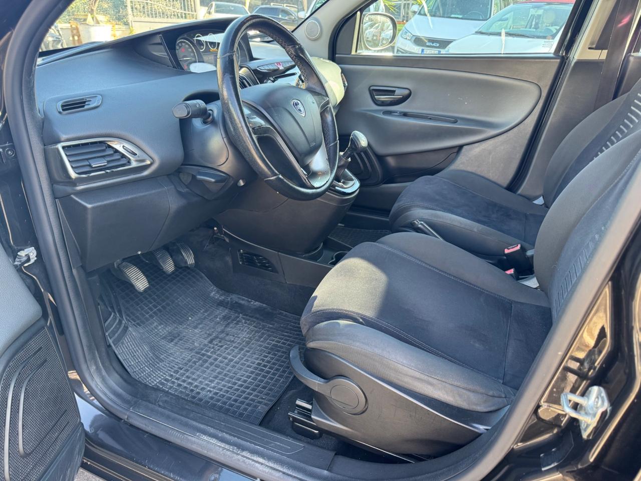 Lancia Ypsilon 1.3 MJT 16V 95 CV 5 porte S&S Gold