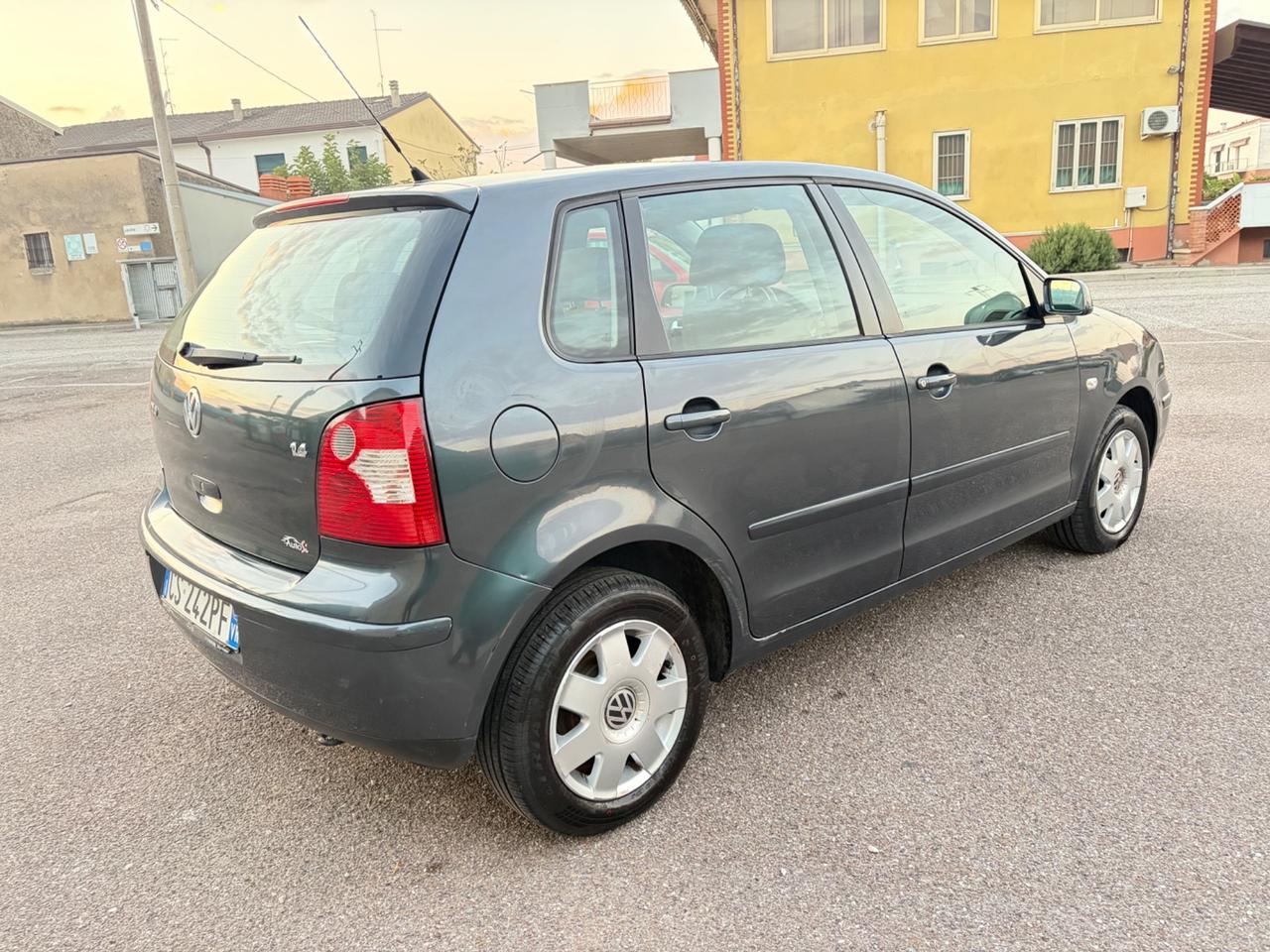 Volkswagen Polo 1.4 16V 5p. NEOPATENTATI
