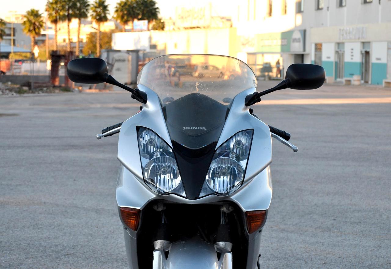 Honda VFR 800 V4 V Tech 2003