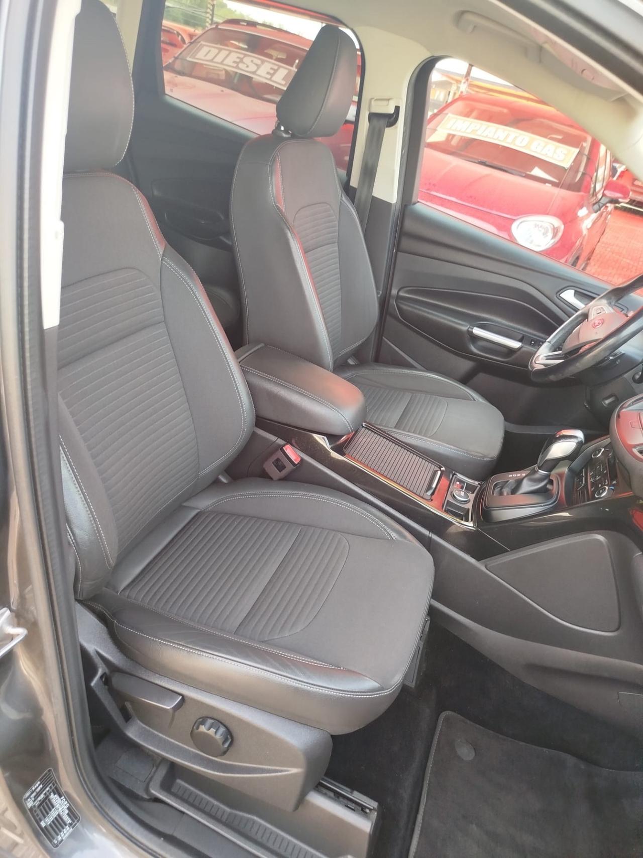 Ford Kuga 1.5 TDCI 120 CV S&S 2WD Powershift ST-Line