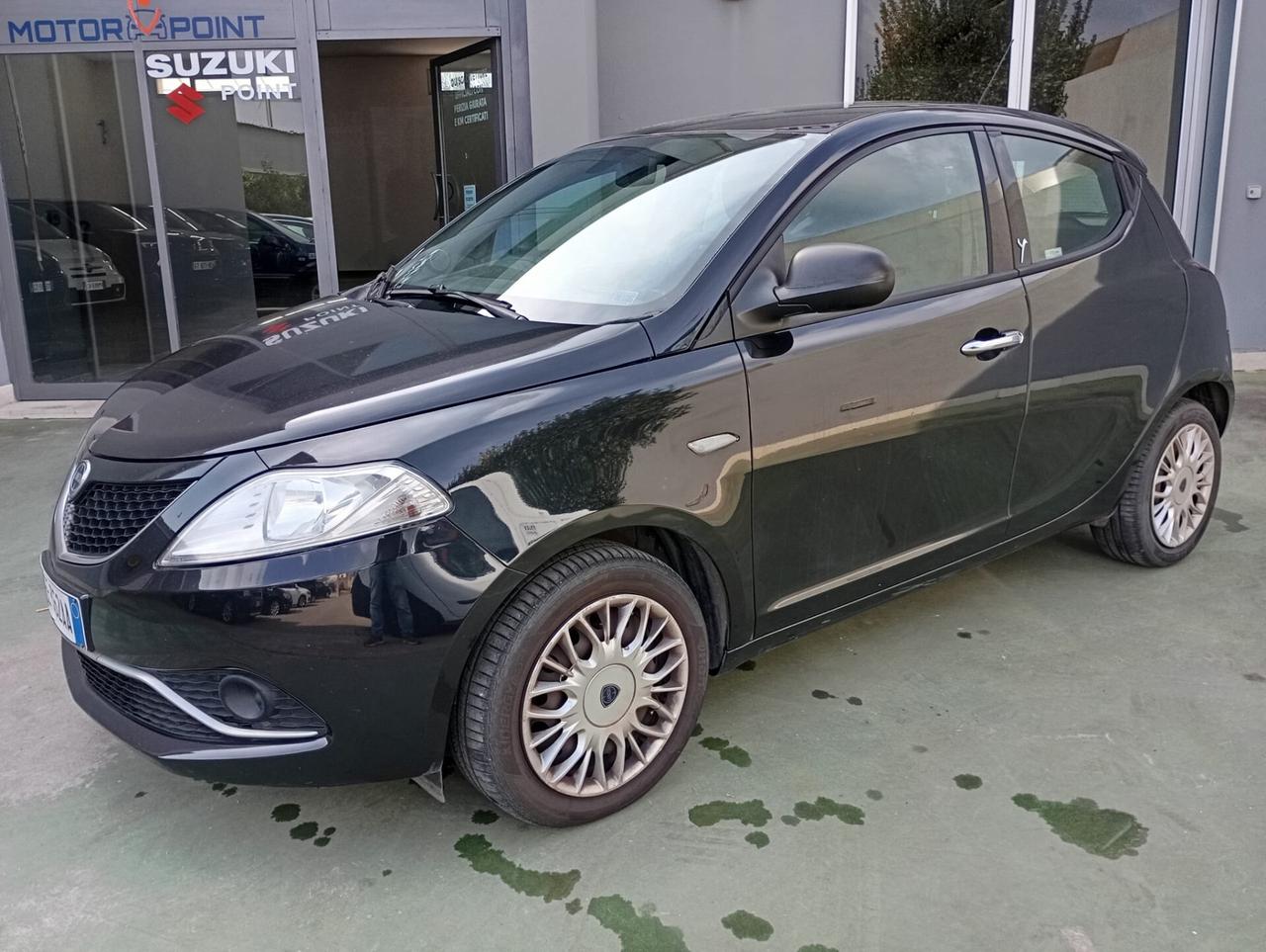 Lancia Ypsilon 1.2 69 CV 5 porte Silver