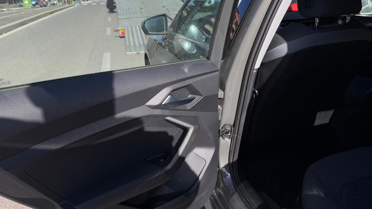 Audi A1 SPB 30 TFSI S tronic Identity Black led navi car play cockpit pdc cerchi 17 clima automatico
