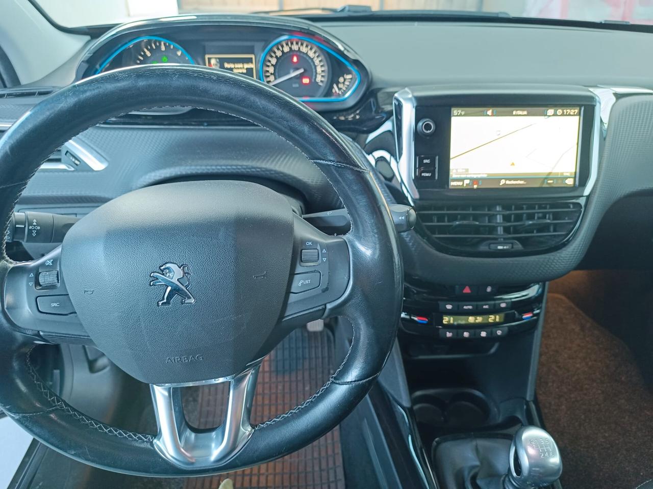 Peugeot 2008 BlueHDi 100 S&S Black Matt