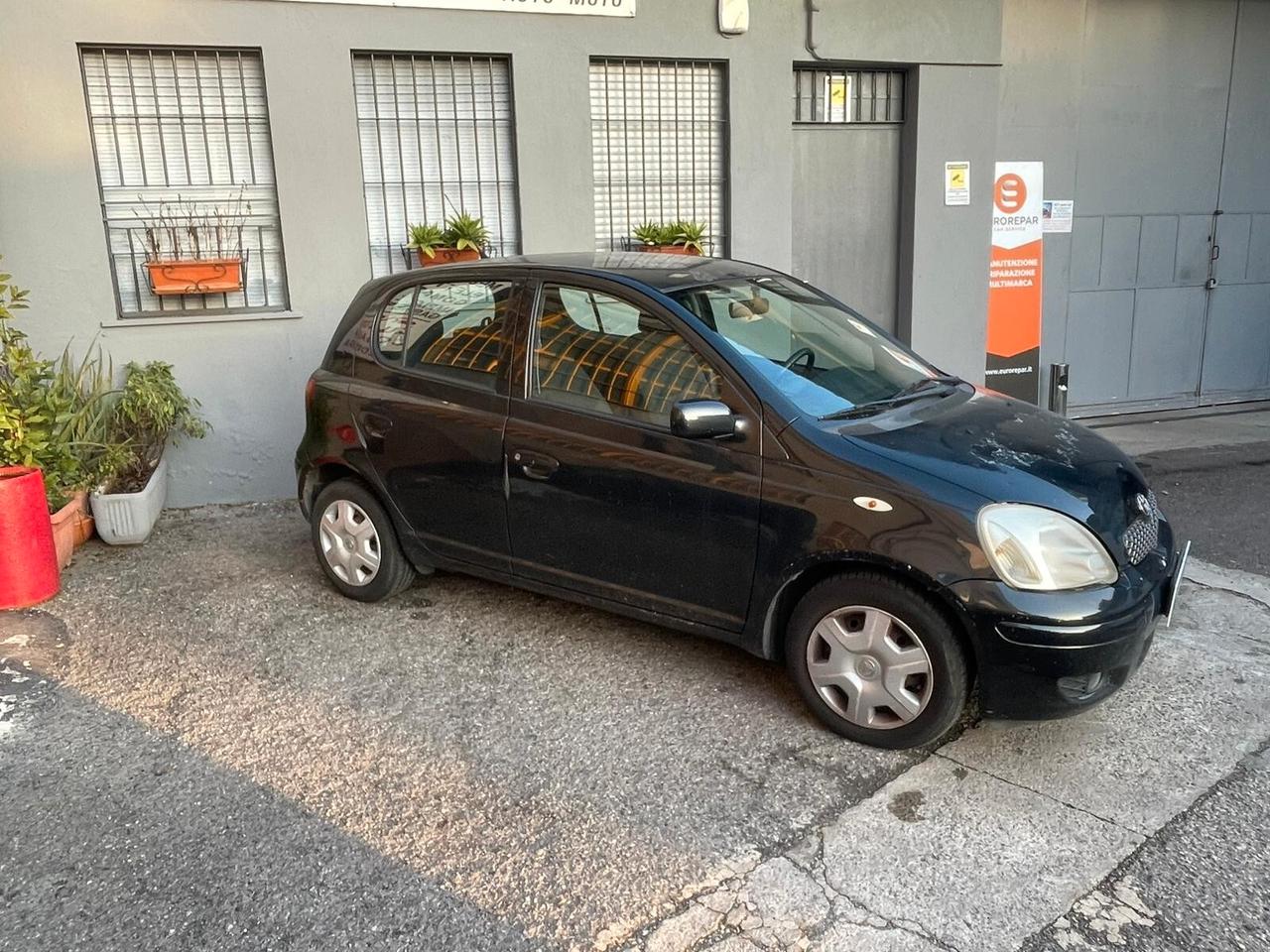 Toyota Yaris 1.0 5 porte