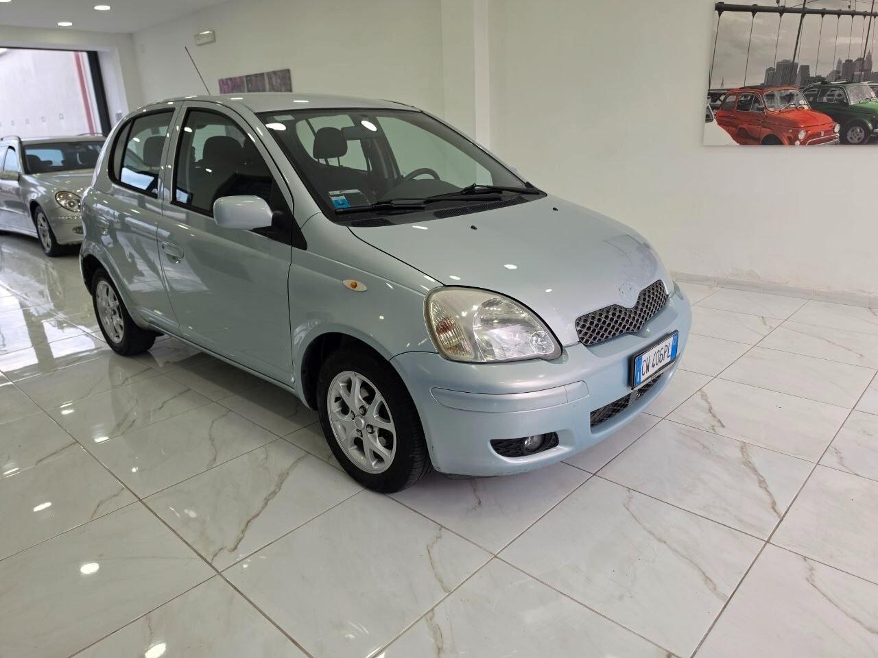 Toyota Yaris 1.0i 16V cat 5 porte Sol