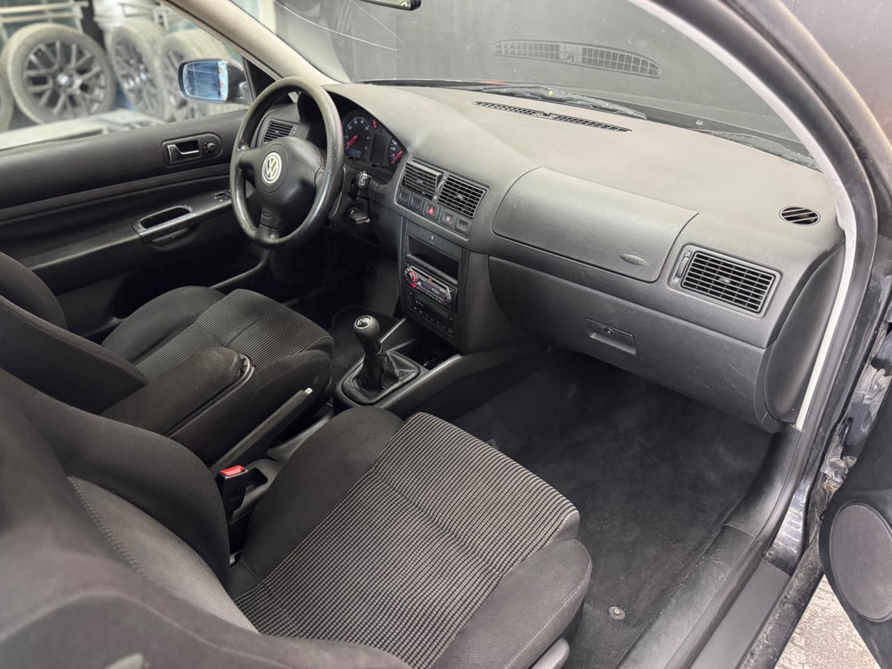 Volkswagen Golf IV 1.6 Benzina