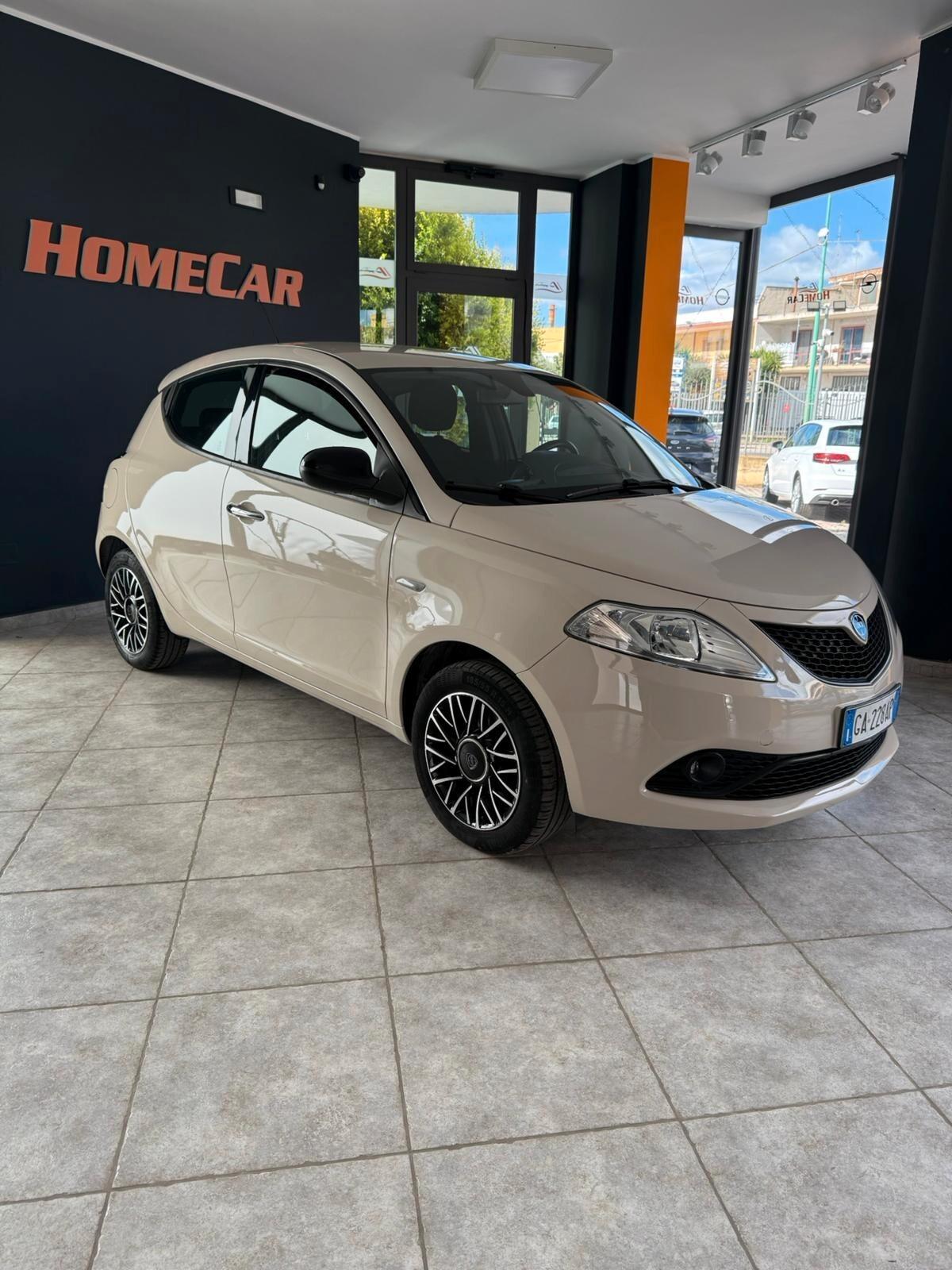 Lancia Ypsilon 1.2 69 CV 5 porte S&S Platinum
